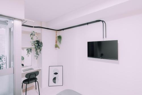 Minimalist Loft 4 Namba Compact Studio and Gym MA402