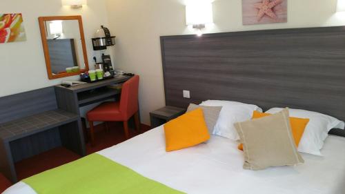 Double room, street view