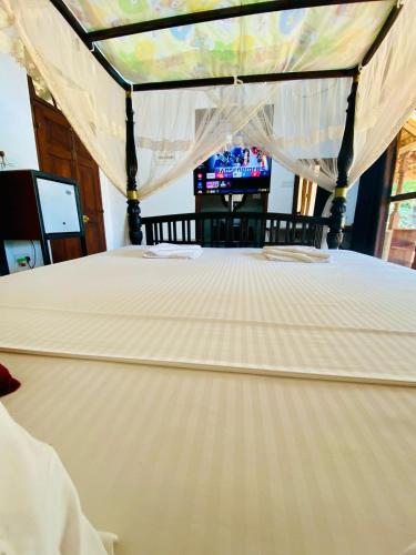 Deluxe Triple Room image 7