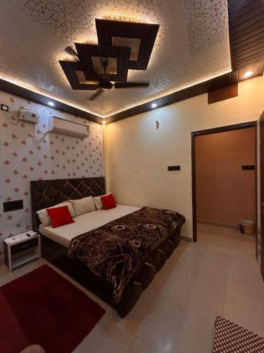 Deluxe Double Room image 5