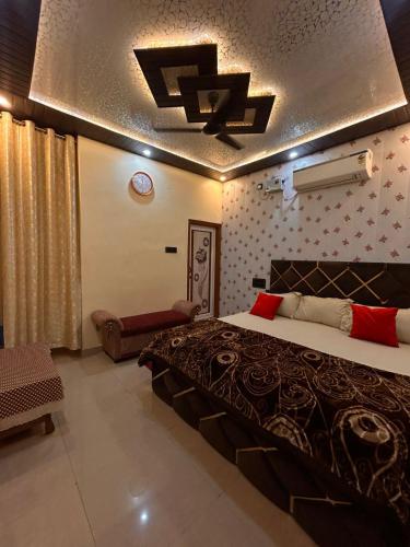 Deluxe Double Room image 7