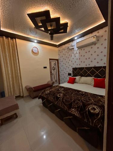 Deluxe Double Room image 8
