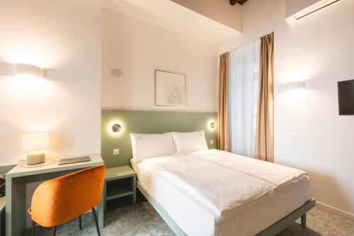 Palazzo Canetti Locarno - Piazza Grande - Suites & Rooms - Easy Self Check-In in Locarno City Center