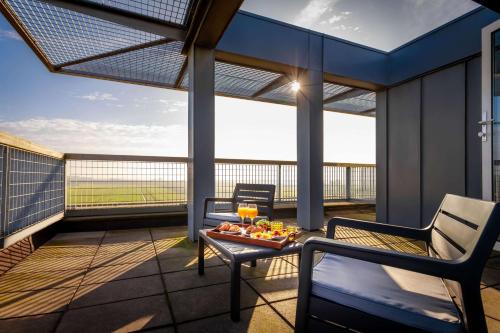 Ramada by Wyndham Amsterdam Airport Schiphol - image 2
