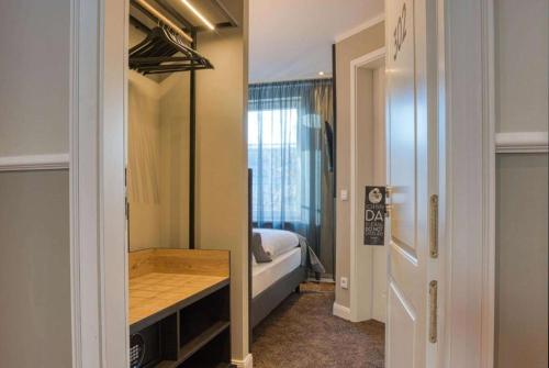 1 twin bed
