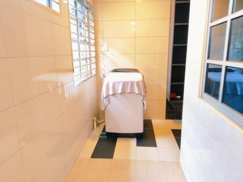 Area Bandar Putra Kulai 4-6BR near AEON IOI Airport