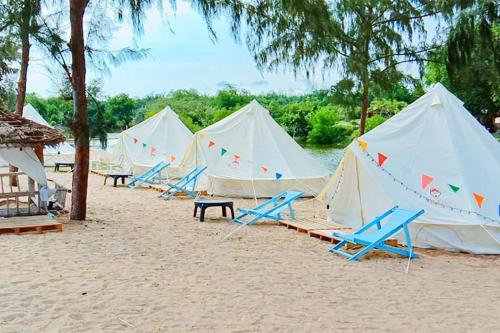 Naturist Beach Camping Private Beach Adult Only in ローン島