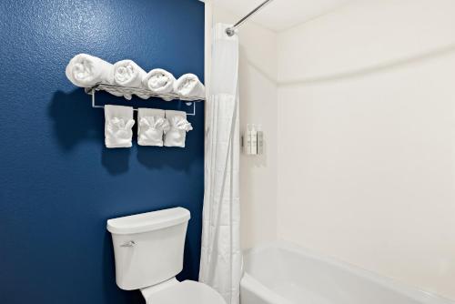 Ramada by Wyndham Williams - image 12