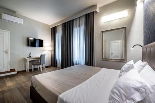 Double Room image 4