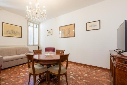 Kyra's House - main image