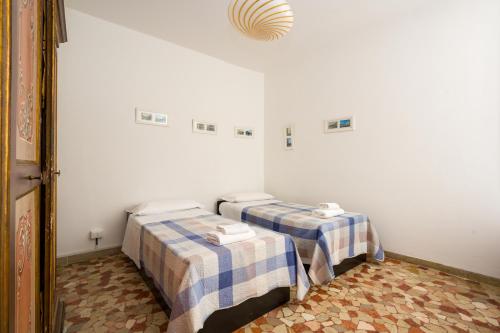 Kyra's House - image 14