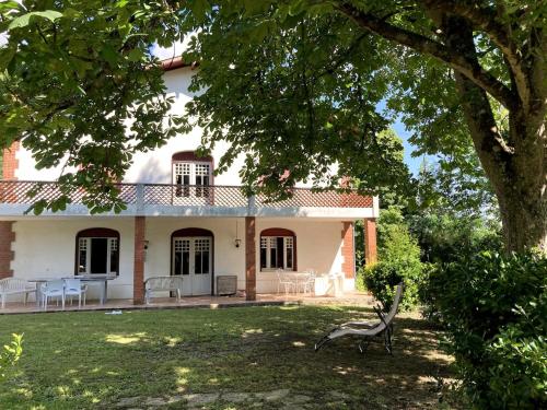 maison de campagne avec grand lac et park arboré