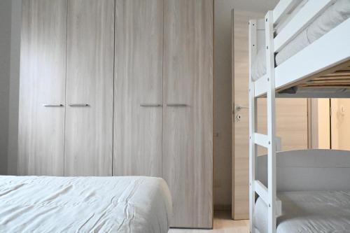 SE146 bilocale con terrazzo a due passi dal mare