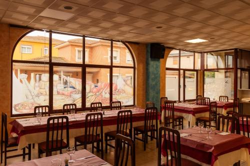 Restorāns, Hostal La Maravillosa in Valderas (Castile and León)