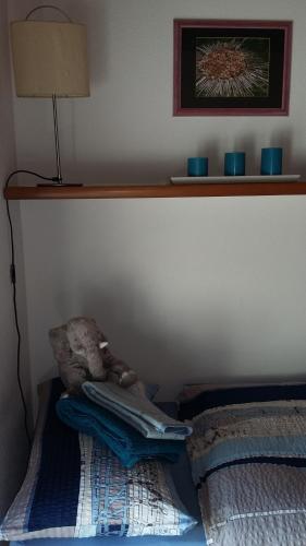 1 queen bed, 1 twin bed