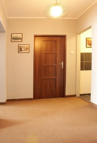 Vestíbulo, Rest- Pokoje z Lazienkami in Gdynia