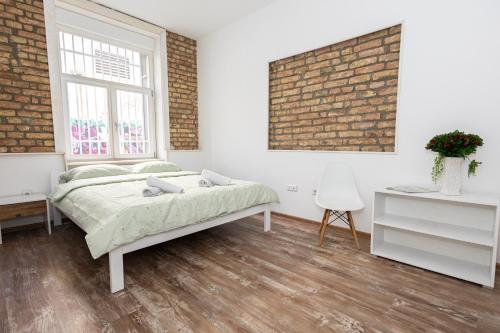 Three-Bedroom Apartment room in Spacious & Minimalistic Apartment in Downtown