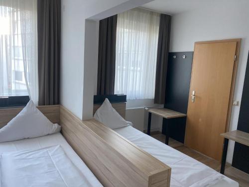 Triple Room image 5