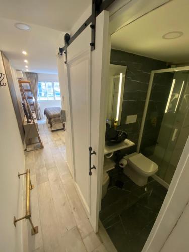 One-Bedroom Apartment image 10
