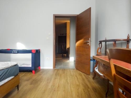 Corvin Point Rooms and Apartments - image 2