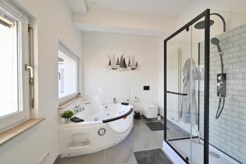 Yello Homes - Luxus Loft für bis zu 7 Personen nähe Airport & Messe, Tischfußball & Whirlpool, Norymberga (zdjęcie 8)