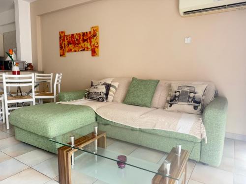 One-Bedroom Apartment with Sea View image 3