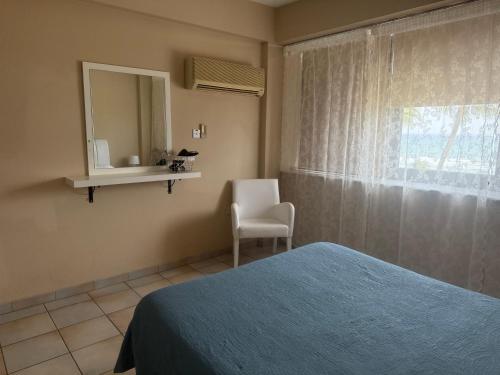One-Bedroom Apartment with Sea View image 6