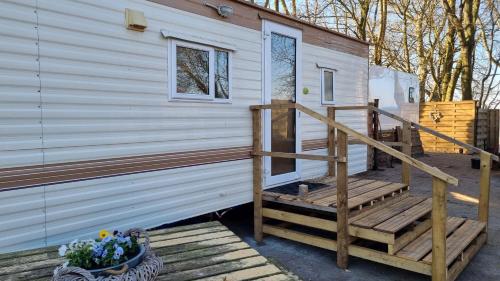 City Farmer Farmyard Stays, Sleep Easy, Stay Rural, Explore Amsterdam, Амстердам (фото 10)