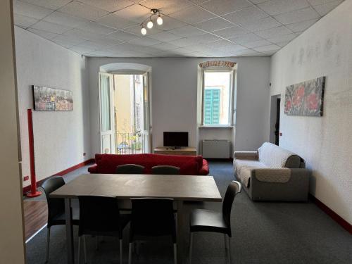 3 bedrooms, 4 beds