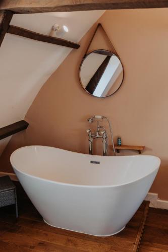 Rose & Star Cottage, Frome (photo 10)