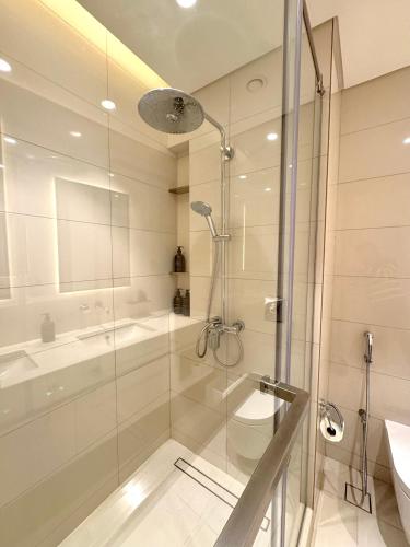Luxury 2 Bedroom Apartment with Sea Views & Private Beach Access, Дубай (фото 8)