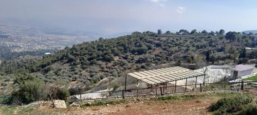 Offgrid Jerash-Ajlune MountainView Studio Shalea شاليه استوديو جبال جرش in Jarash