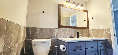 The House at Pine Forest Hideaway - Near Jordan Lake & 12 Minutes to UNC