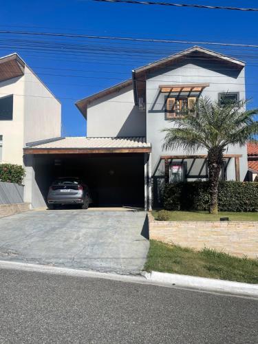 Casa em condomínio em Taubaté