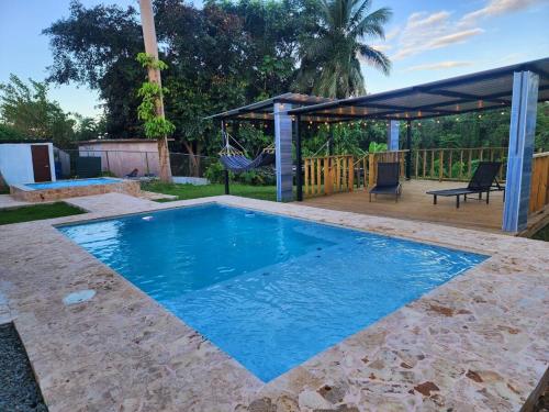 Piscina, Rainforest Serenity Home in Rio Grande