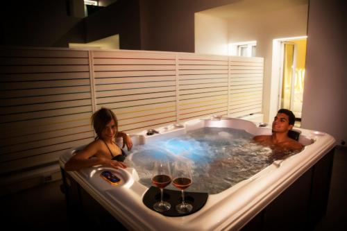 Hotel Love Boat - image 8