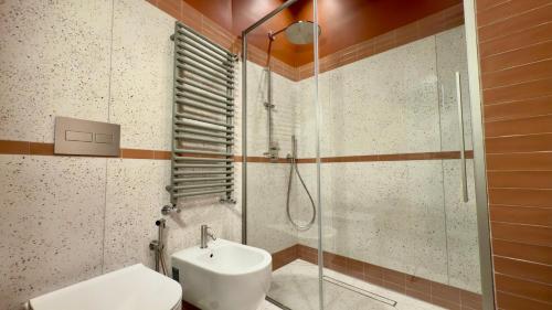 Shower, Michelangelo 48 in Vomero