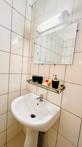 Two-Bedroom Apartment image 5