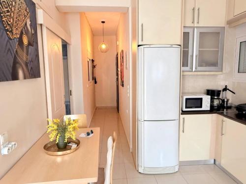 Little Central Apartment-1min walk from everywhere - image 2