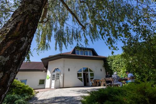 Viesnīcas āriene, Brezov kot in Jesenice Na Dolenjskem