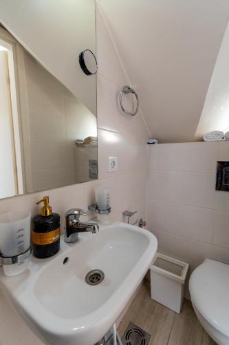 KLARA VRACAR 90 m2 dve i po spavace sobe - image 4