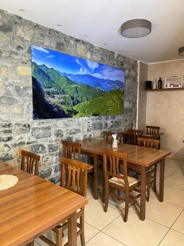 Restorāns, Casa tra i boschi in Esino Lario