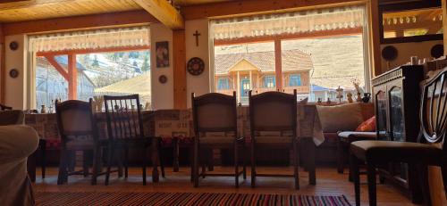 Restorāns, Öreg Tornácos Lak (Oreg Tornacos Lak) in Lunca De Sus