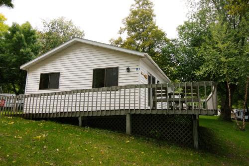 4 bedrooms, 5 beds