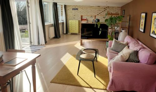 Cozy guesthouse with outdoor space in Aabyhoj