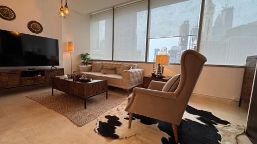 ASHRI Stylish African-Inspired Studio in DIFC - image 14