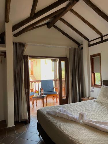 Junior Suite with Balcony image 7