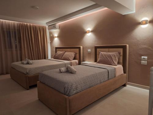 Triple Room with Terrace room in Yard Apartments - by Hotel Ronaldo