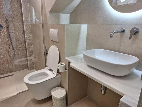 Triple Room with Terrace image 7