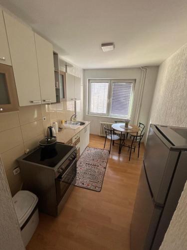 Cinema Vardar Apartment, Downtown - Pedestrian Zone, Fully Air-Conditioned, FREE PARKING, Skopje (photo 9)